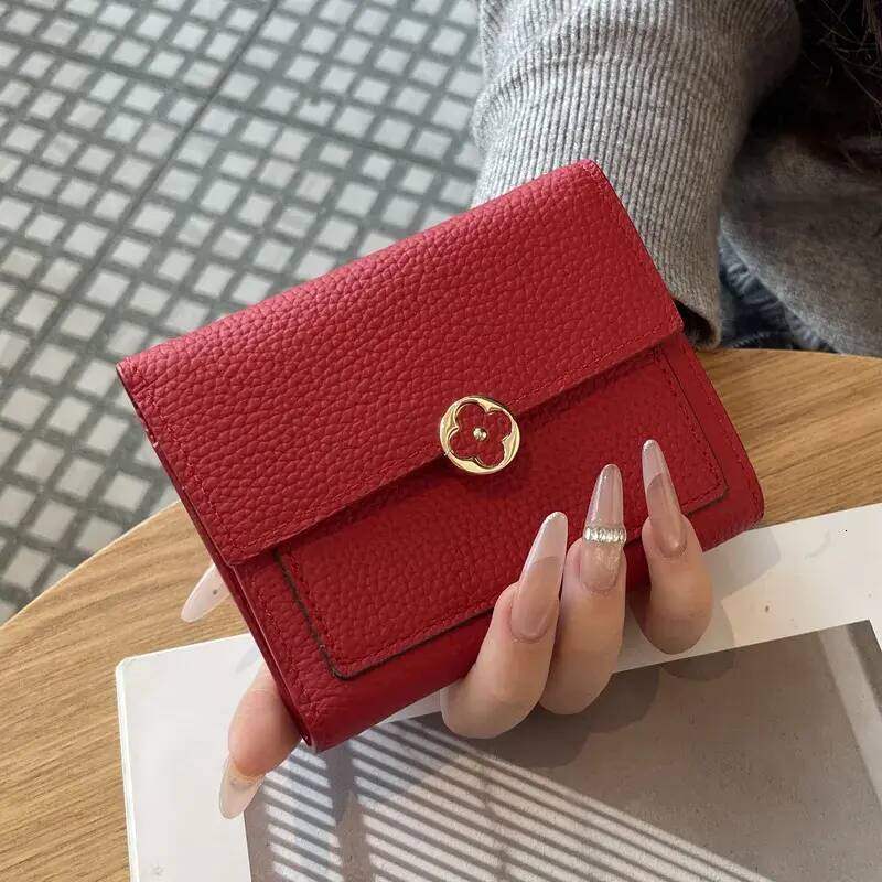 Wallet Free Shipping 2026 Hot Leather Short With Multi Slot Buckle And Fashionable Trend Designer Card leather Bag For Woman Purse t1