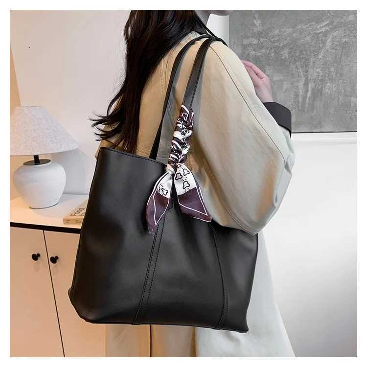 Evening Bags Women's bag New summer black handbag large capacity shoulder bag niche commuter woman bag Tote bag H261016