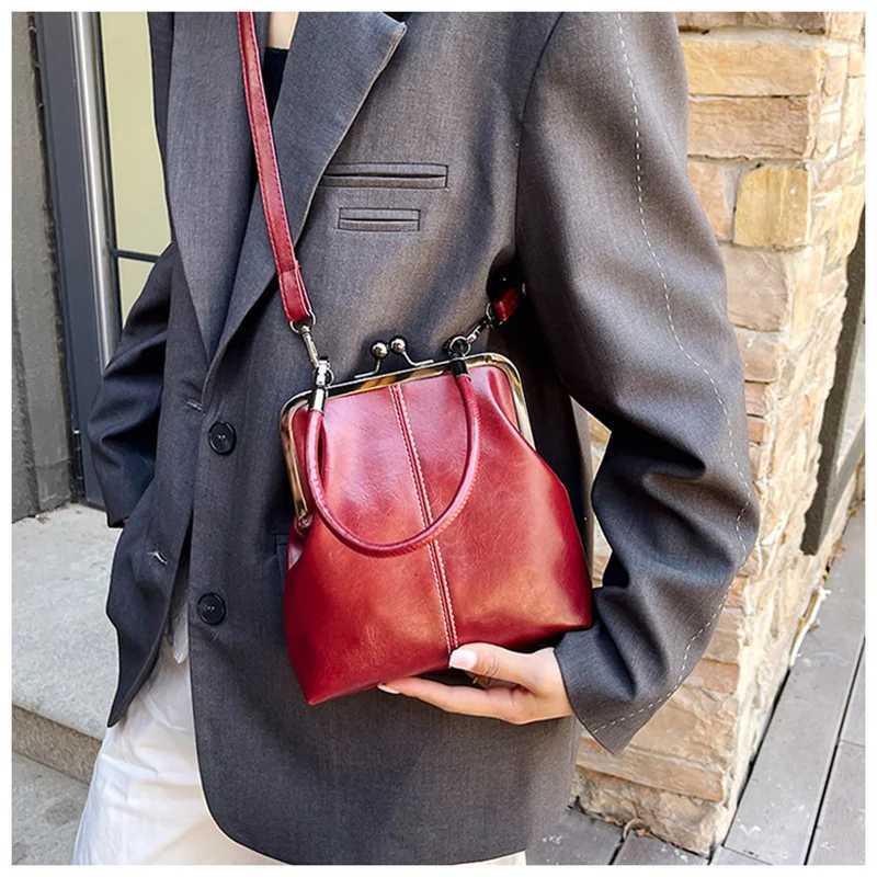 Shoulder Bags Vintage Style Women Handbag Brown Versatile Designer Shoulder Bag New PU Leather Ladys Shell Purses Crossbody Bags H261016