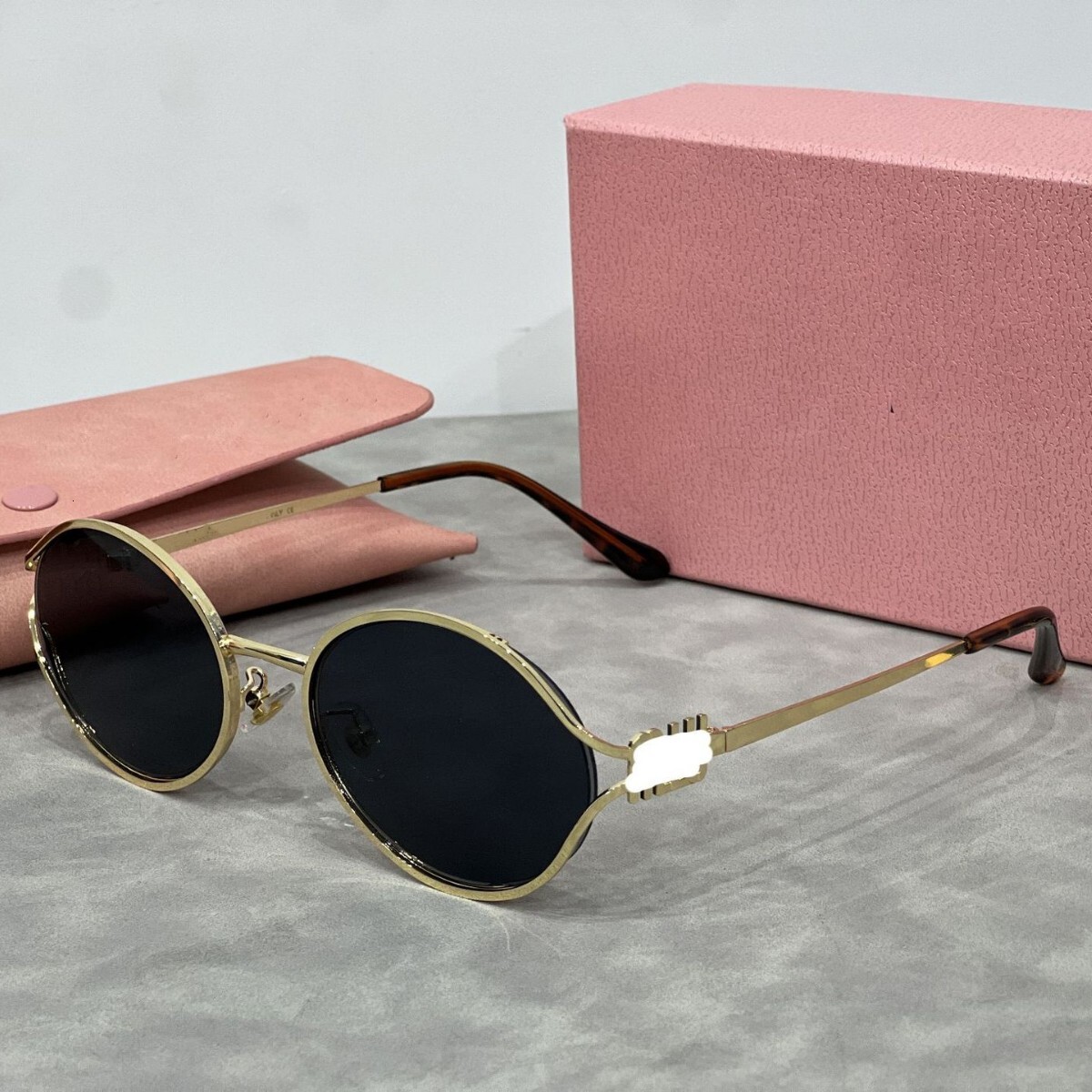 M sunglasses Miaojia's new European and American style ins personalized fashion hollow versatile unisex sunglasses with UV protection 52y