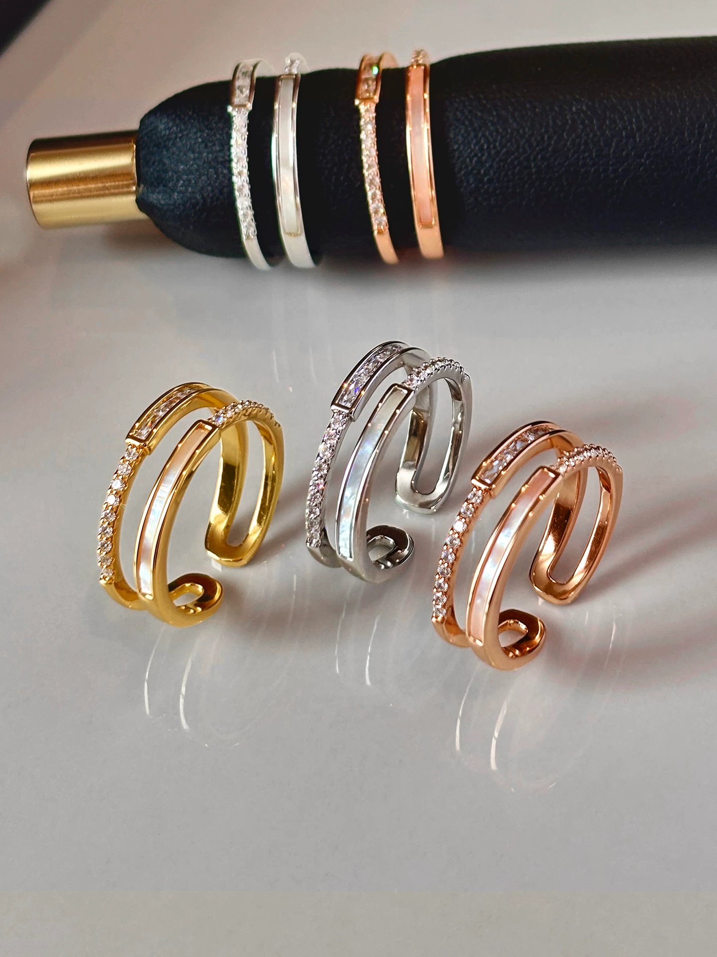 Natural White Shell Row Paved Cubic Zirconia Double Band Open Index Finger Ring for Women Niche Design Delicate Light Luxury Finger Jewelry