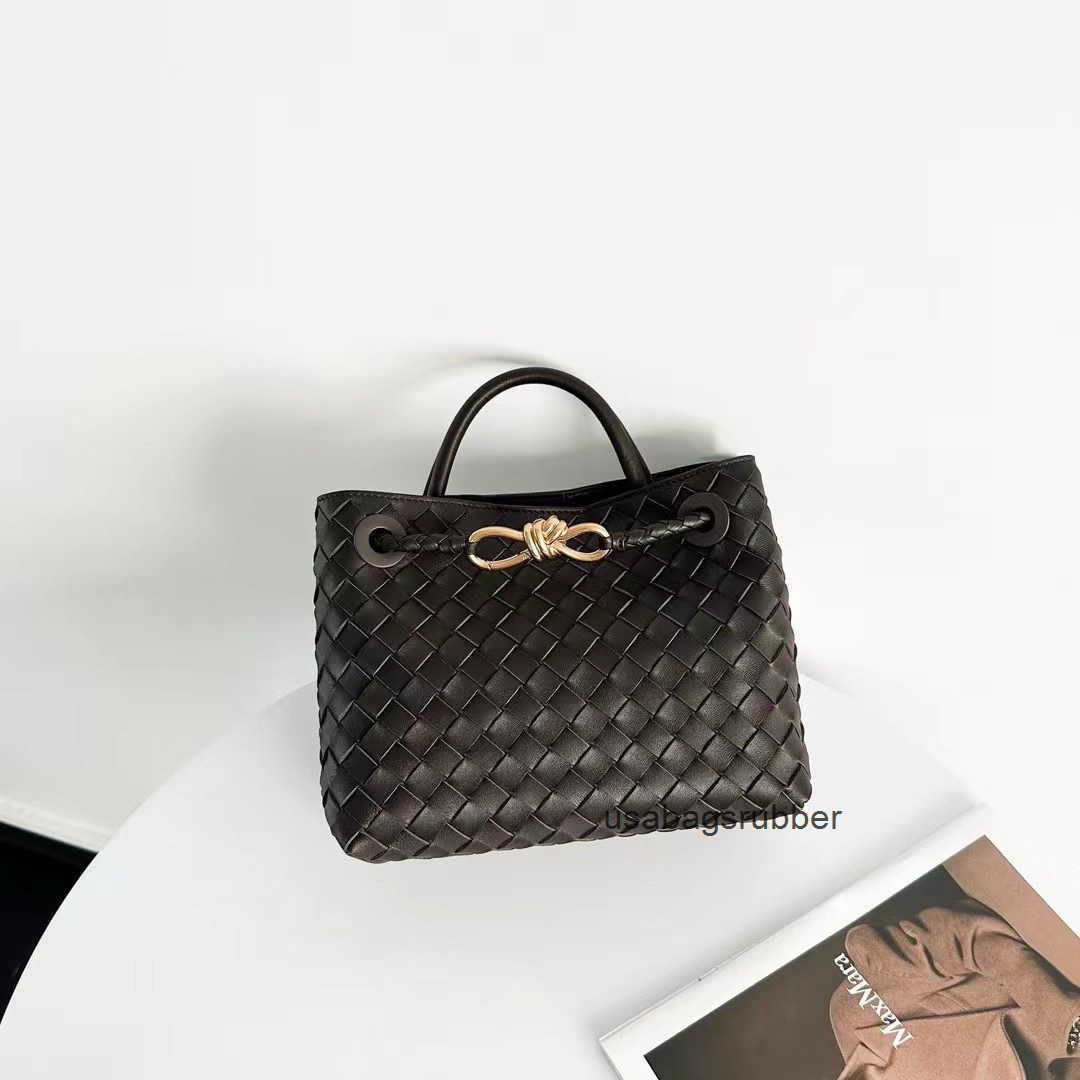 Luxe Designer Style Full Sheepskin Bag Spring New Metal Rope Buckle Handheld Woven Bag Commuter Shoulder Crossbody Handbag for Women
