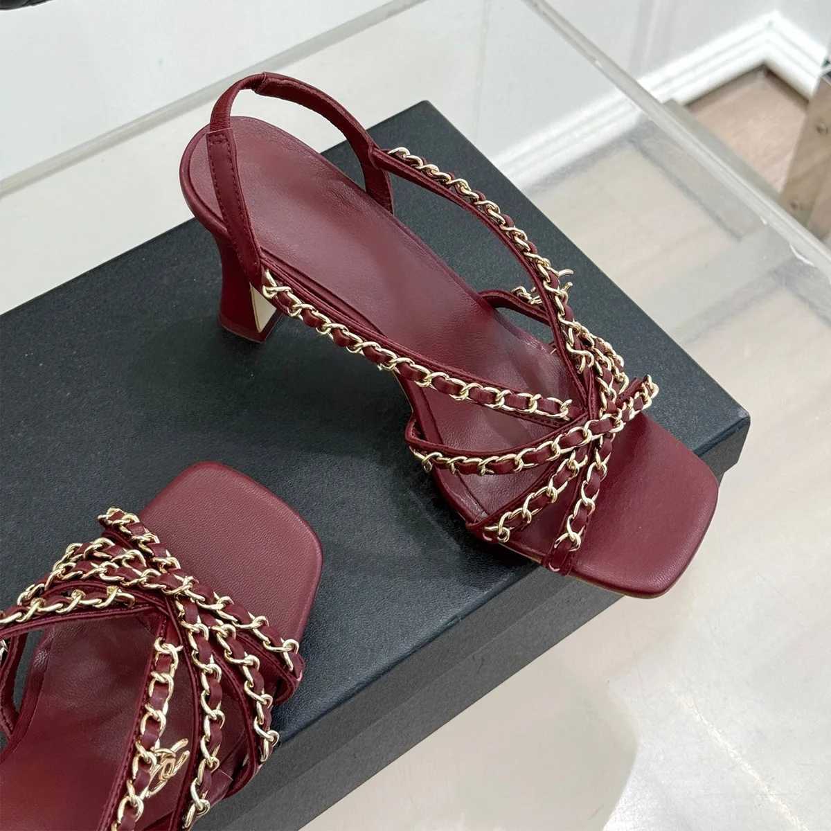 2026 High quality summer French Vintage Luxury Gold Chain Square Toe Flared Heel Office sandals woman's Shoes sh26032174 Q261015