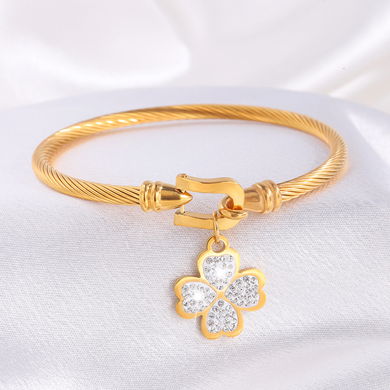 Titanium Steel Bracelet, Fashionable Luxurious, With Diamond-Studded Four-Leaf Clover Horseshoe Design, A Popular And Niche High-End Bracelet For Wo