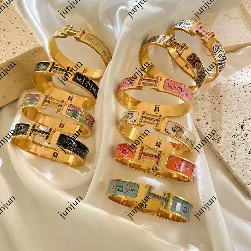 Hot selling H buckle enamel 18K stainless steel colorfast bangle light luxury printed animal pattern versatile bracelet