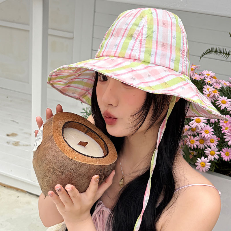 Dopamineinspired striped starpatterned fisherman's hat women perfect spring summer with large brim to provide sun protection and a versatile de