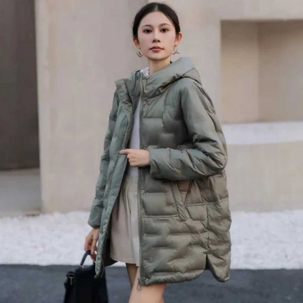 Women's Down Parkas 2024 New Women's Jackets Autumn and Winter Warm Down Jacket Pressed Rubber Hooded Coat Light Slim Street Women's