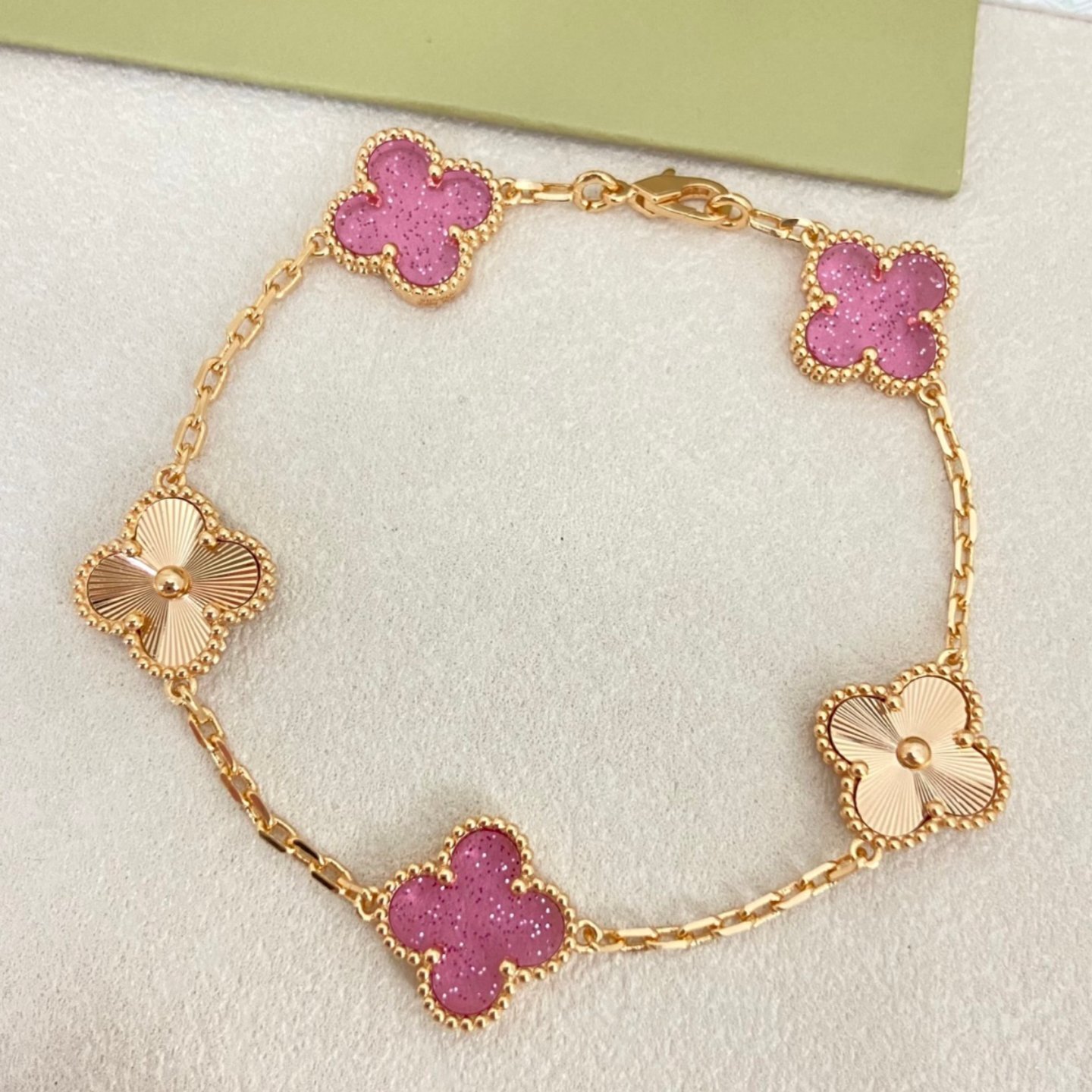 Designer Jewelry vanly 2026 new casual and simple four-leaf bracelet, women's jewelry, SC919