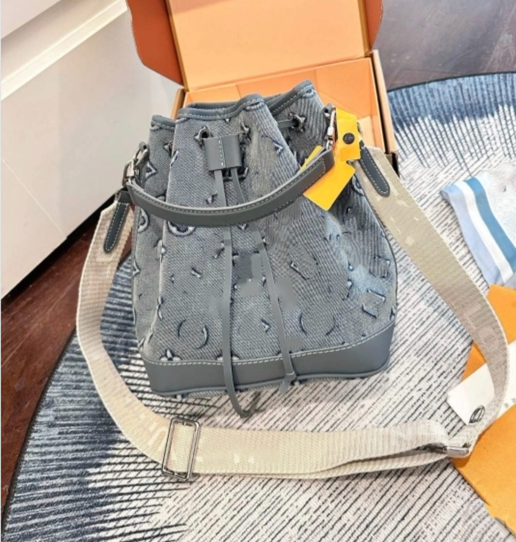 Embossed denim Denim Canvas Bucket Bag Designer Bucket bags women Drawstring handbag tote Shoulder crossbody bags ladies Clutch wallet color Hobo pu