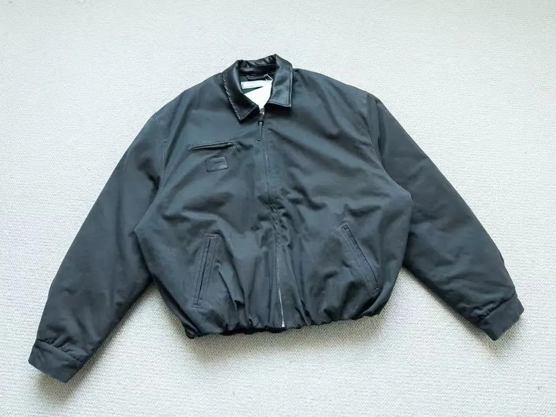 Men Short Jacket Men Short Jacket A High End Top Quality Outerwear Barn Style Collar Micro Logo Drop Shoulder Long Sleeve Bomber Cotton Padded Coat