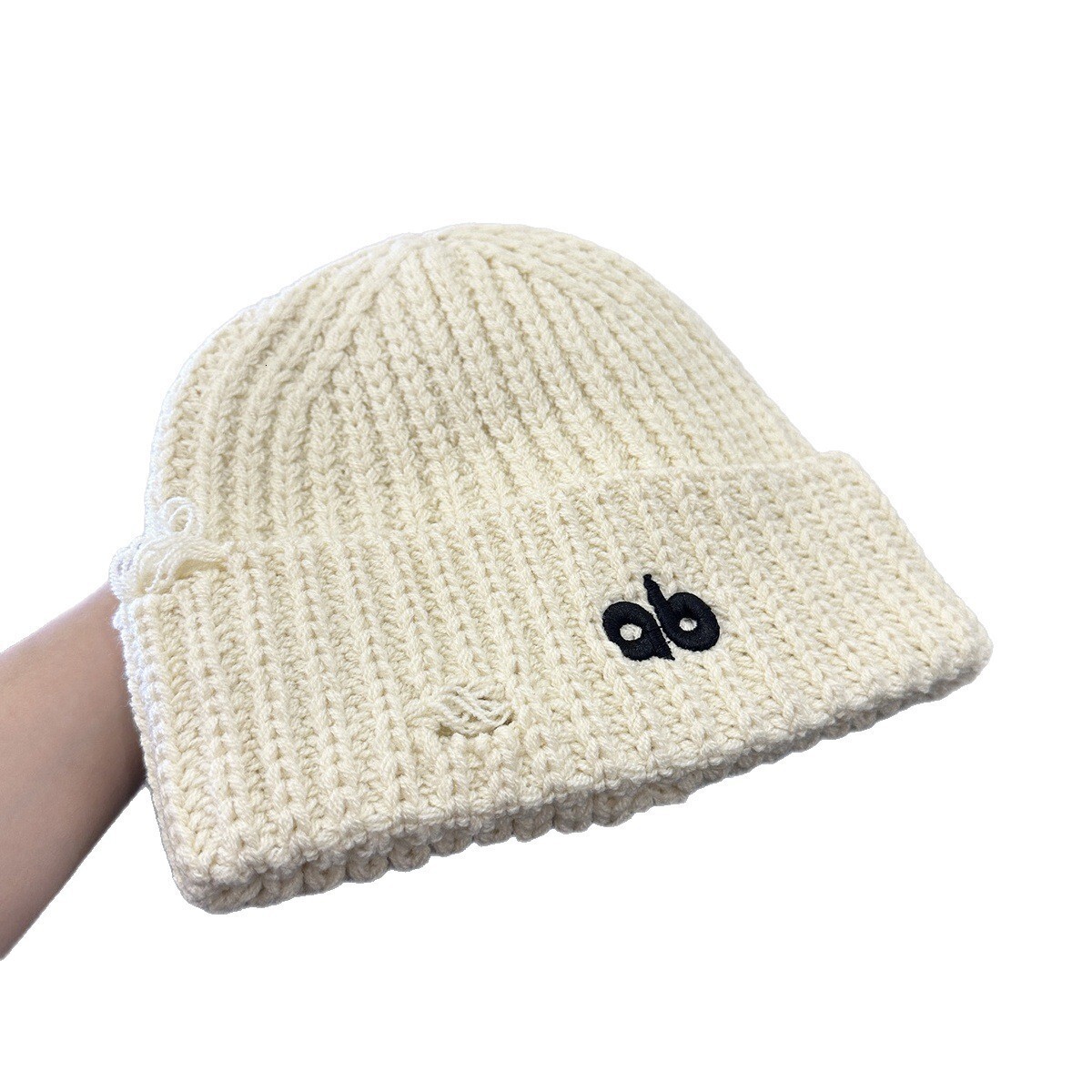 Korean ins simple embroidered letter knit women, autumn winter street wear, warm and thick woolen hat, trendy ear protection hat for men