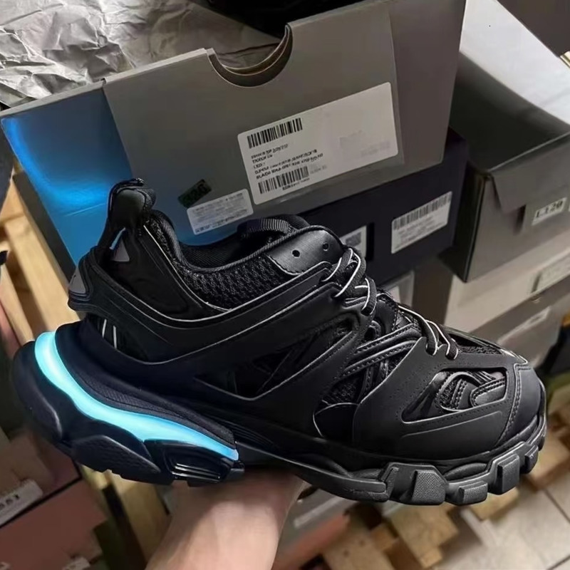 Womens Mens designer Casual Shoe Track LED Sneaker Light Grey Blue Gomma leather black pink Trainer Nylon Printed Platform for Men 3 30 Trainers Sho
