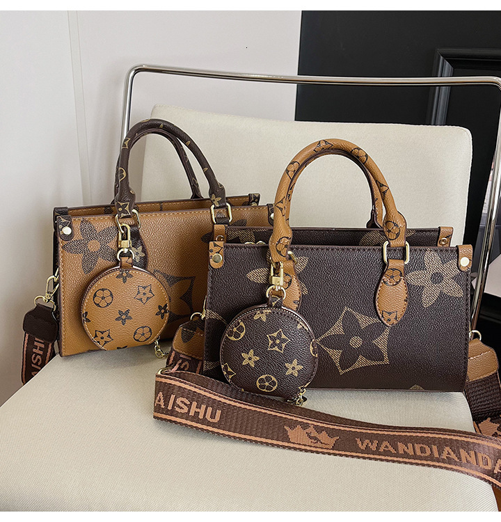 Fashion small square bag women, 2026 new style, textured shoulder bag, handbag, stylish and elegant, suitable for commuting