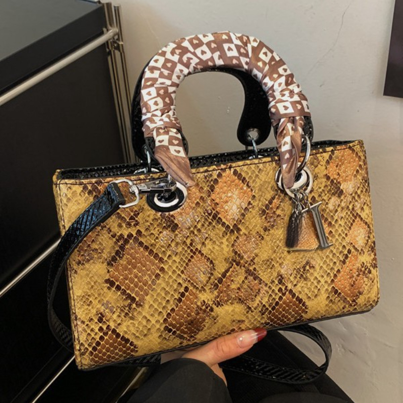 Designer Di Alphabet Series Bag Daifei Bag Female 2026 New Lizard Snake Pattern European And American Fashion Brand Chain Handheld Messenger Small S
