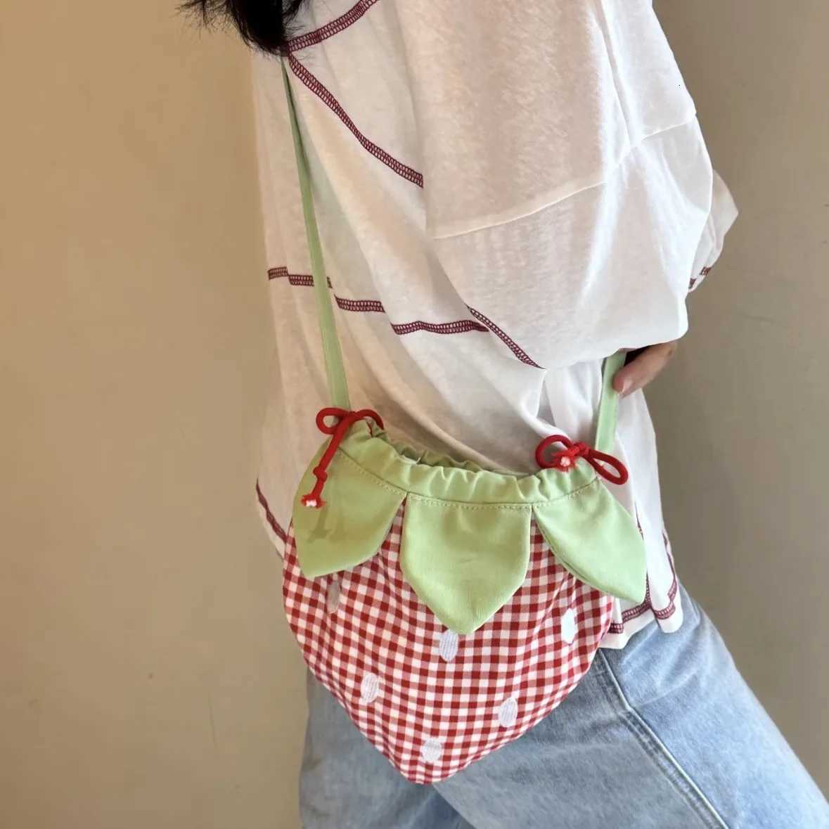 Shoulder Bags Women's Shoulder Bag Japanese Cute Funny Strawberry Kawaii Sweet Large Capacity Portable High-quality Crossbody Bag H261016