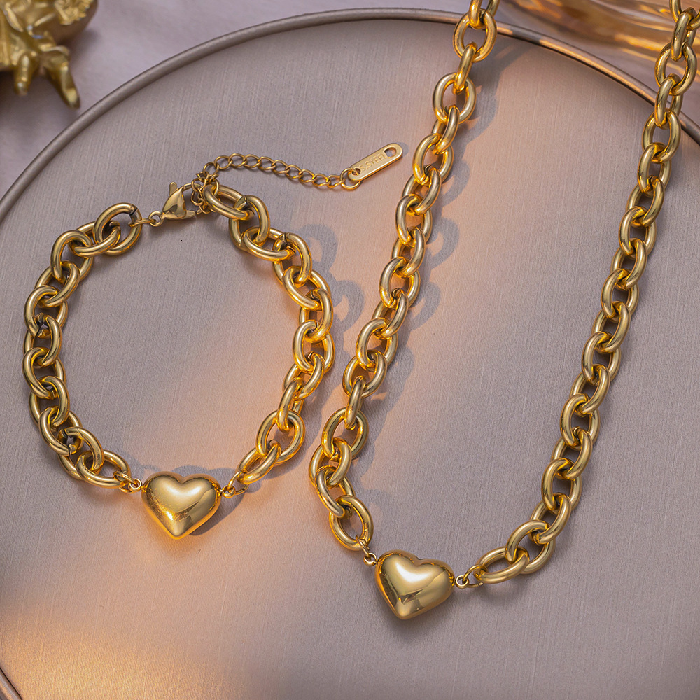 European And American INS Style New Fashion Heart Titanium Steel Necklace For Women High-End Luxury Cuban Thick Chain Set Non-Fading