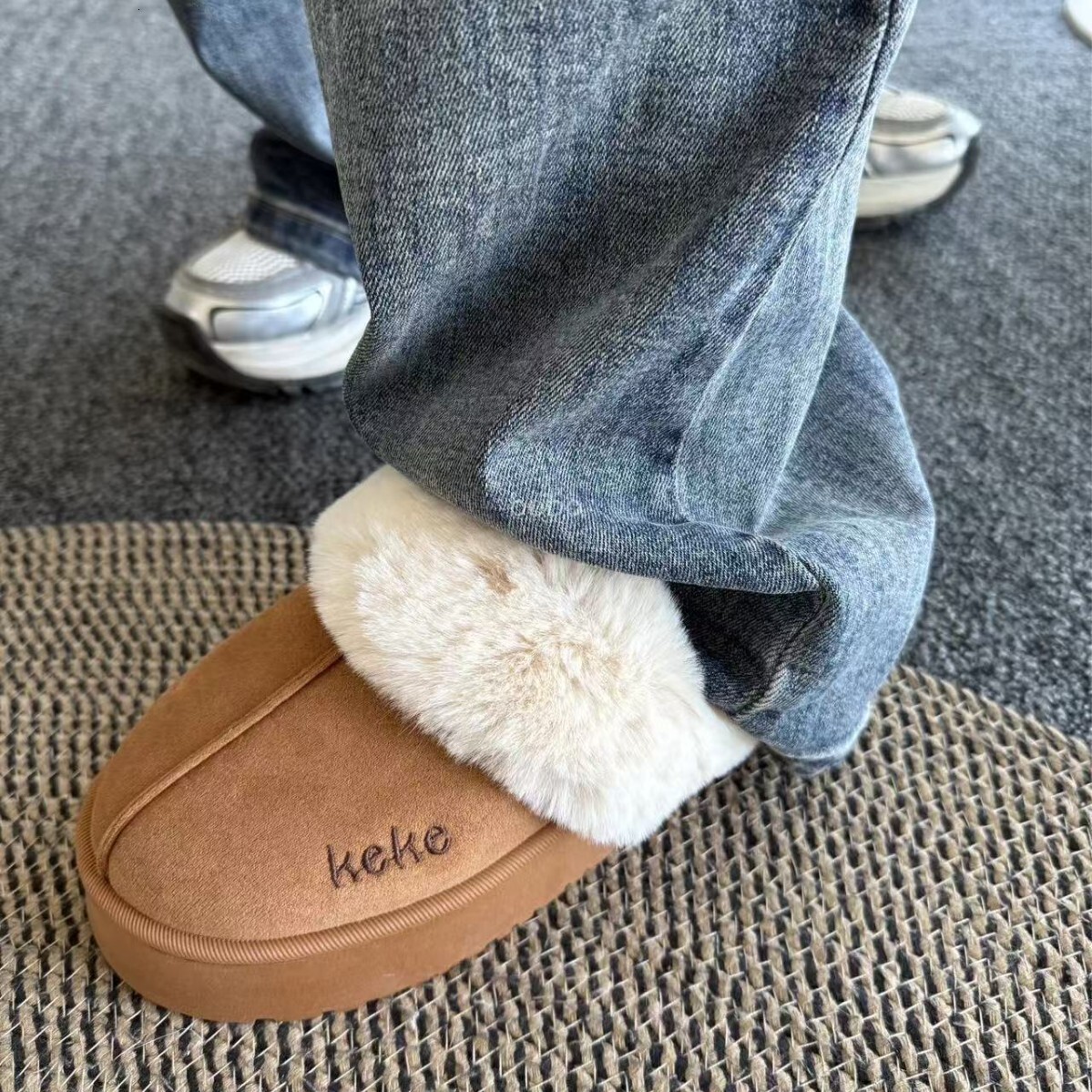 Kekeliangpin cross-border fluffy for women, outdoor wear, home use, non-slip, thick-soled, warm, toe-covering cotton slippers wholesale ddmykukumalu