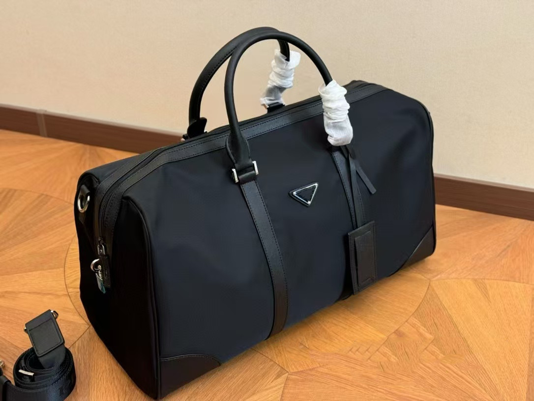 Luxury Duffel Bags 2026 Classic Checkerboard Travel Bag 386 Waterproof Large Capacity Duffle for Men Women Gym Carry-On Weekend Tote Free Shipping