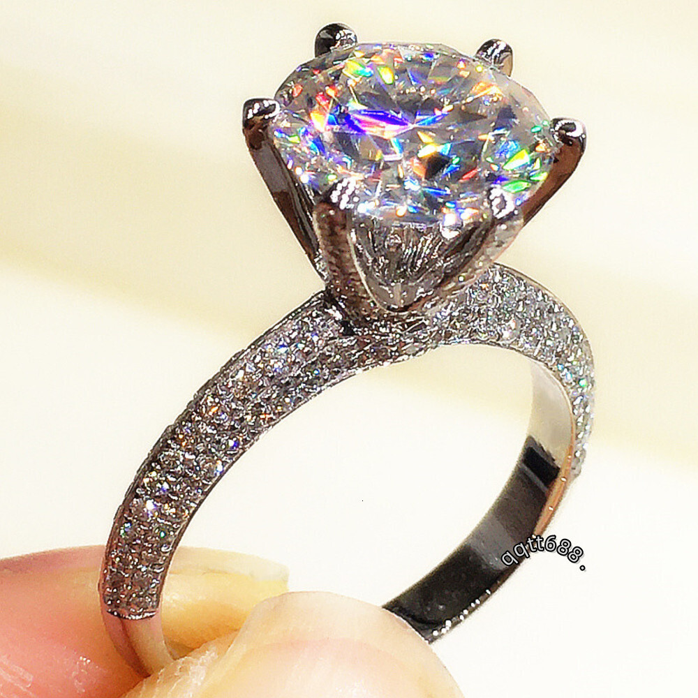 Custom Wholesale Fashion Bridal Jewelry Women Eternity Band Moissanite Sparkle Diamond Silver Plating Wedding Ring