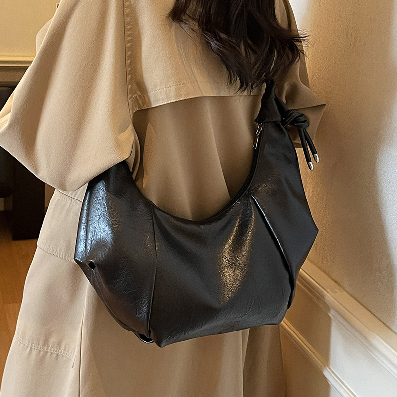 Women's New Fashionable Versatile Patchwork Crossbody Bag, Commuting Style, Large Capacity, High-End Soft Leather Croissant Bag dhmallking