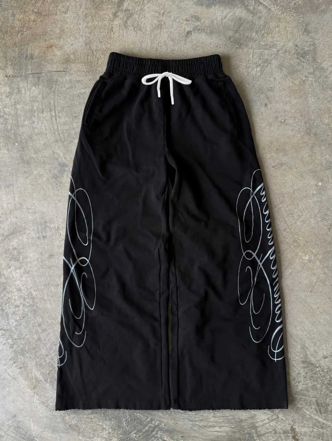 2026 Summer Men's New Trendy White Loose Wide Leg Sweatpants Abstract Curve Print Elastic Waist Casual Hip Hop Dance Jogger S261016MRWJ