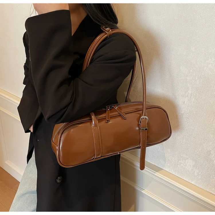 Designer Shoder Totes Leather Vintage PU Bags for Wen Versatile Solid Color Ladies Handbags Purse Simple Fem Belt Underarm Bag Tote J261016