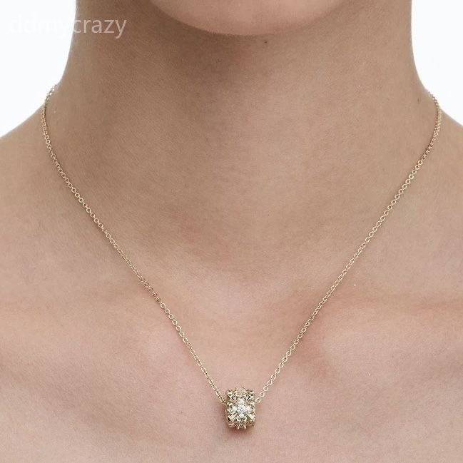 Vintage Square Flower Pendant Necklace for Women, 18K Gold Plated Titanium Steel Chain Jewelry