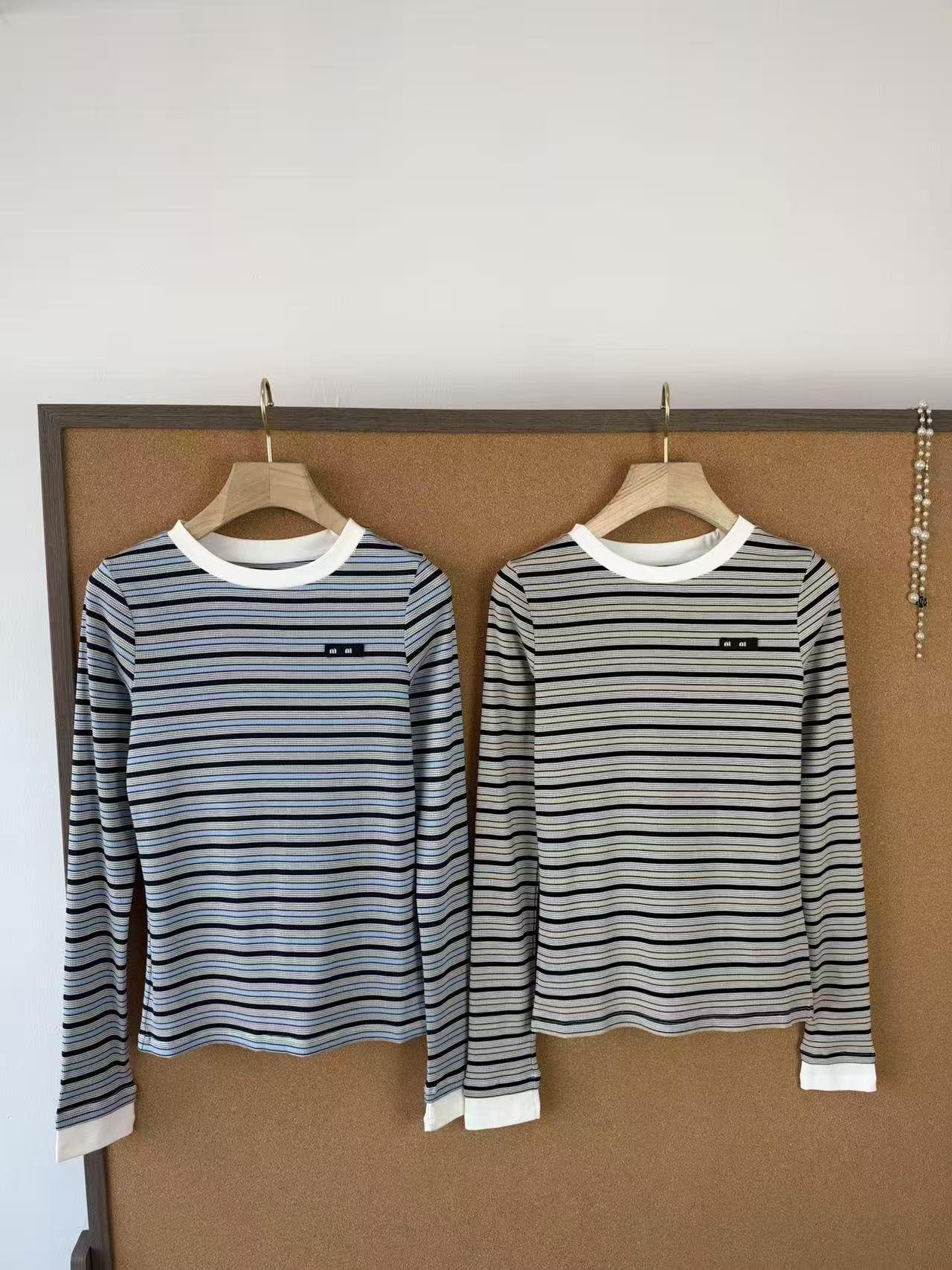 Designer Autumn/Winter Collection: Casual, Versatile, Color-Block Striped, Slim-Fit, Round-Neck, Long-Sleeved Top b320