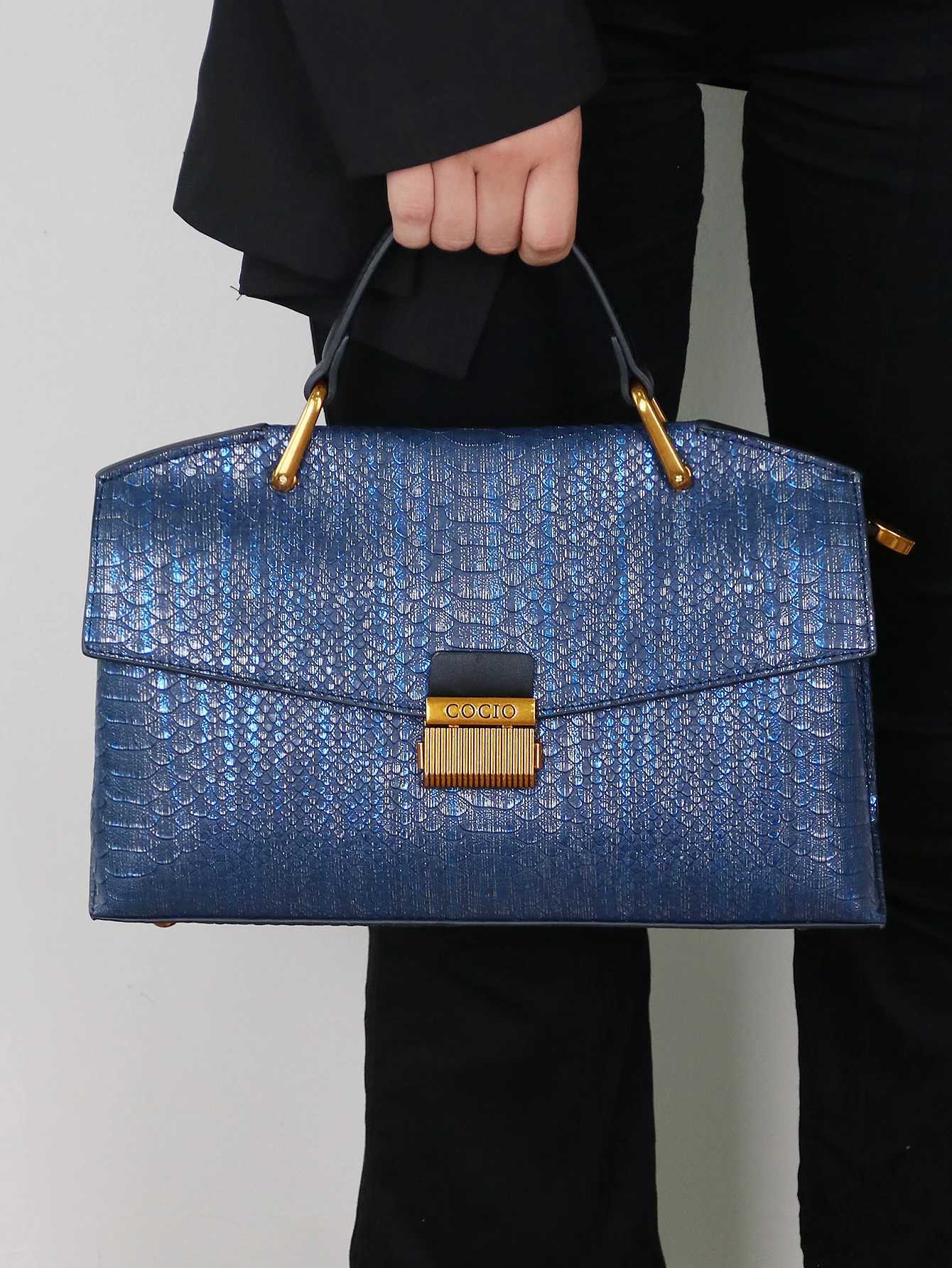 Evening Bags Totes 2026 New Blue Snake-Shaped High-Grade Handbag Fashion Handbag Lightweight Large-Capacity One-Shoulder Messenger H261016