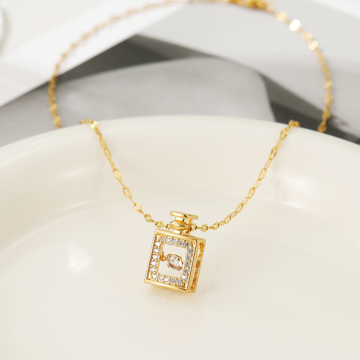 Smart Perfume Bottle Titanium Steel Necklace For Women, Ins Style, Light Luxury, Internet Celebrity, Versatile, Personalized Choker, Fashionable And