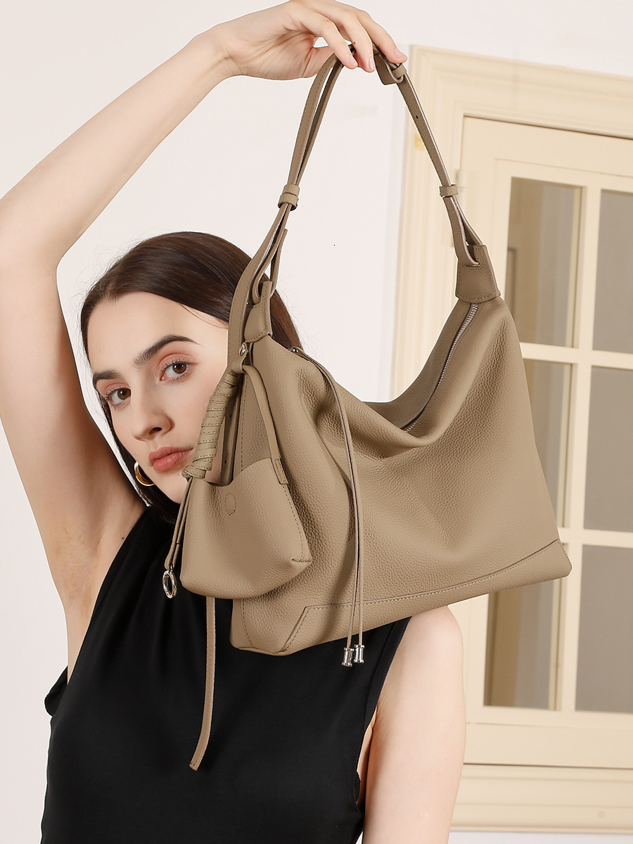 New Niche Simple Style Genuine Leather Shoulder Large Capacity Commuter Tote High-End Fashion Underarm Bag Vintage Tote Bag With Large Capacity