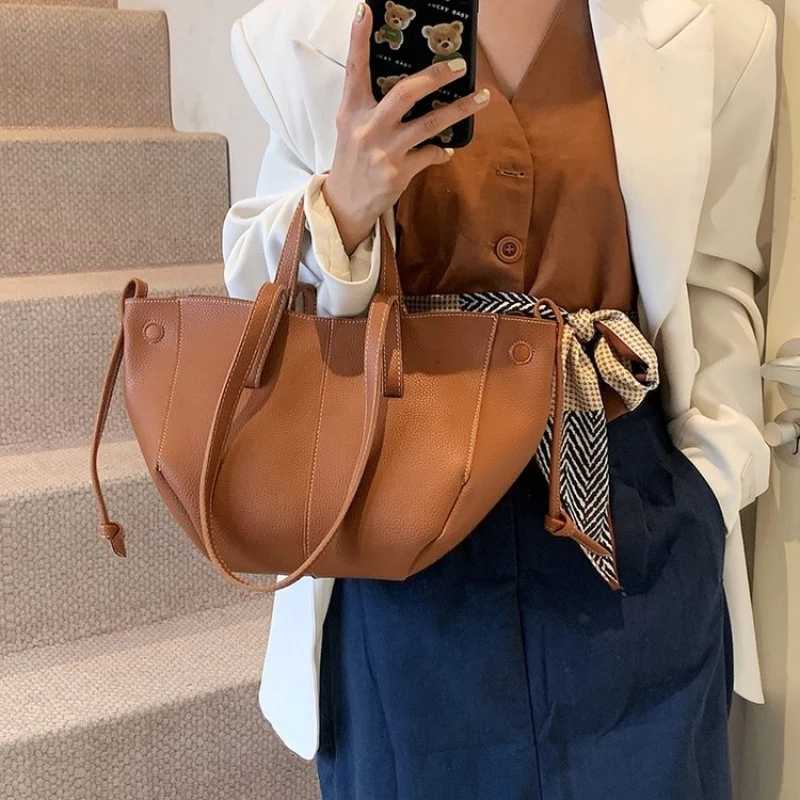 Evening Bags Women's Everyday Style Genuine Leather Drawstring Tote Bag for Work Travel Daily Commute Casual Street Style Bag for Women H261016