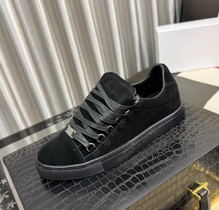Black Arena Low Top Sneakers Leathers & Suede Rouge Grenade Sports Runner Trainers For Men Cracked Leather Shoes Creased Factory Sale Classic Retro