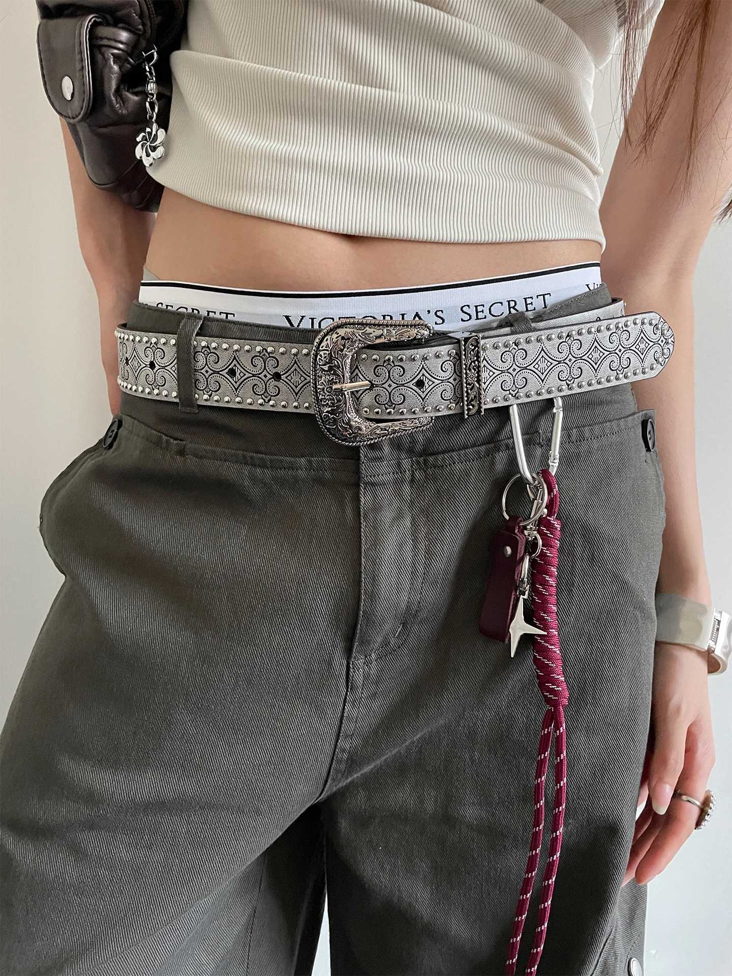 Retro Punk Style Silver White Carved Studded Belt Women's Unique Metal Buckle Pants Belt Heavy Duty Leather Belt S261017I2BZ