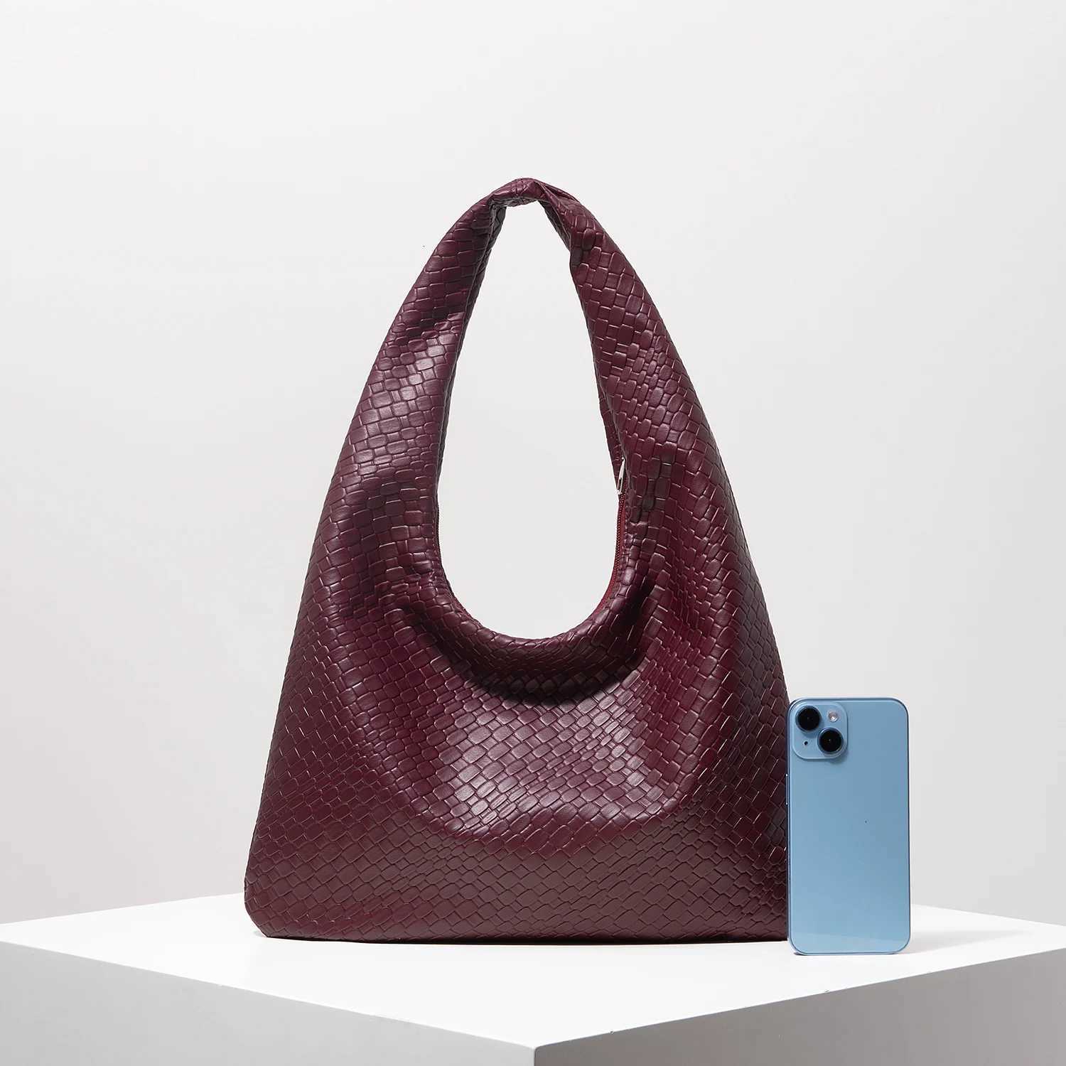 Designer Leather Totes Woven Vintage Faux Shoder Bag Wen's Handbag Large Capacity Tote Bag Crescent Bag Zippered Underarm Bag Daily Cmuter Bag