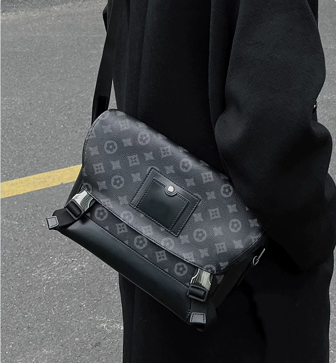 Designer Bags 2026 Trends Mens Fanny Pack Waist Bag VOYAGERLYS Crossbody bag bum bag Handbag Luxury man Chest bag Belt Bag breras sacoche homme luxe