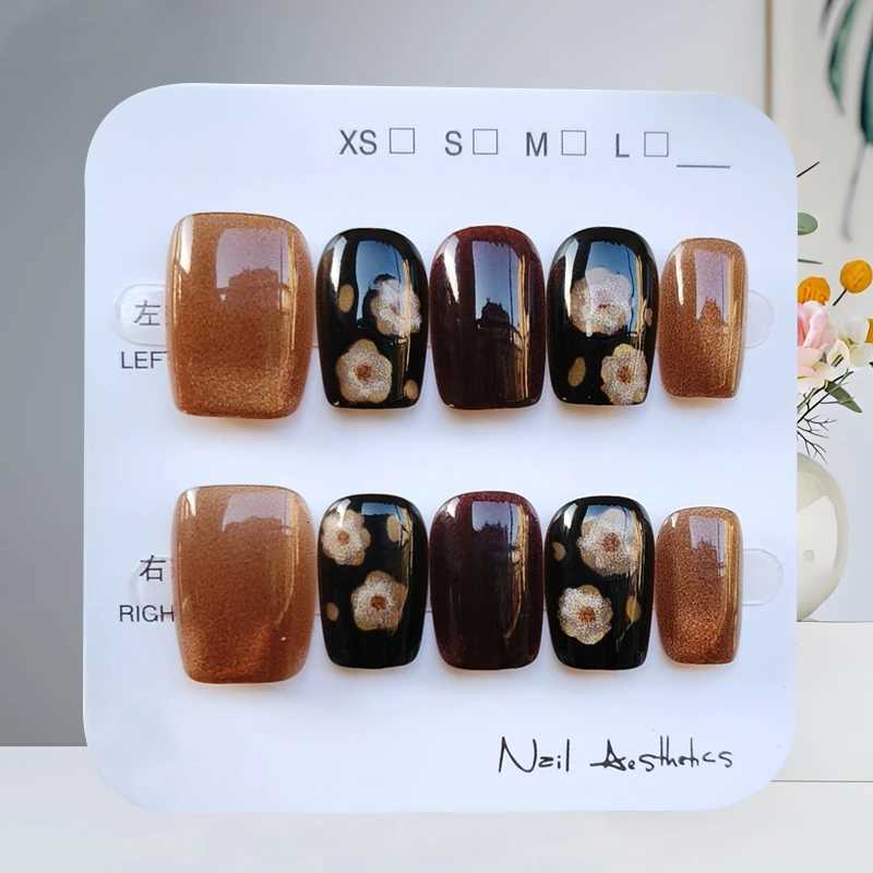 False Nails 10Pcs Vintage French Style Black and Gold Floral Nail Art Wearable Nail Sticker Press on Nails Nail Patch Temperament Fake Nails Q261017