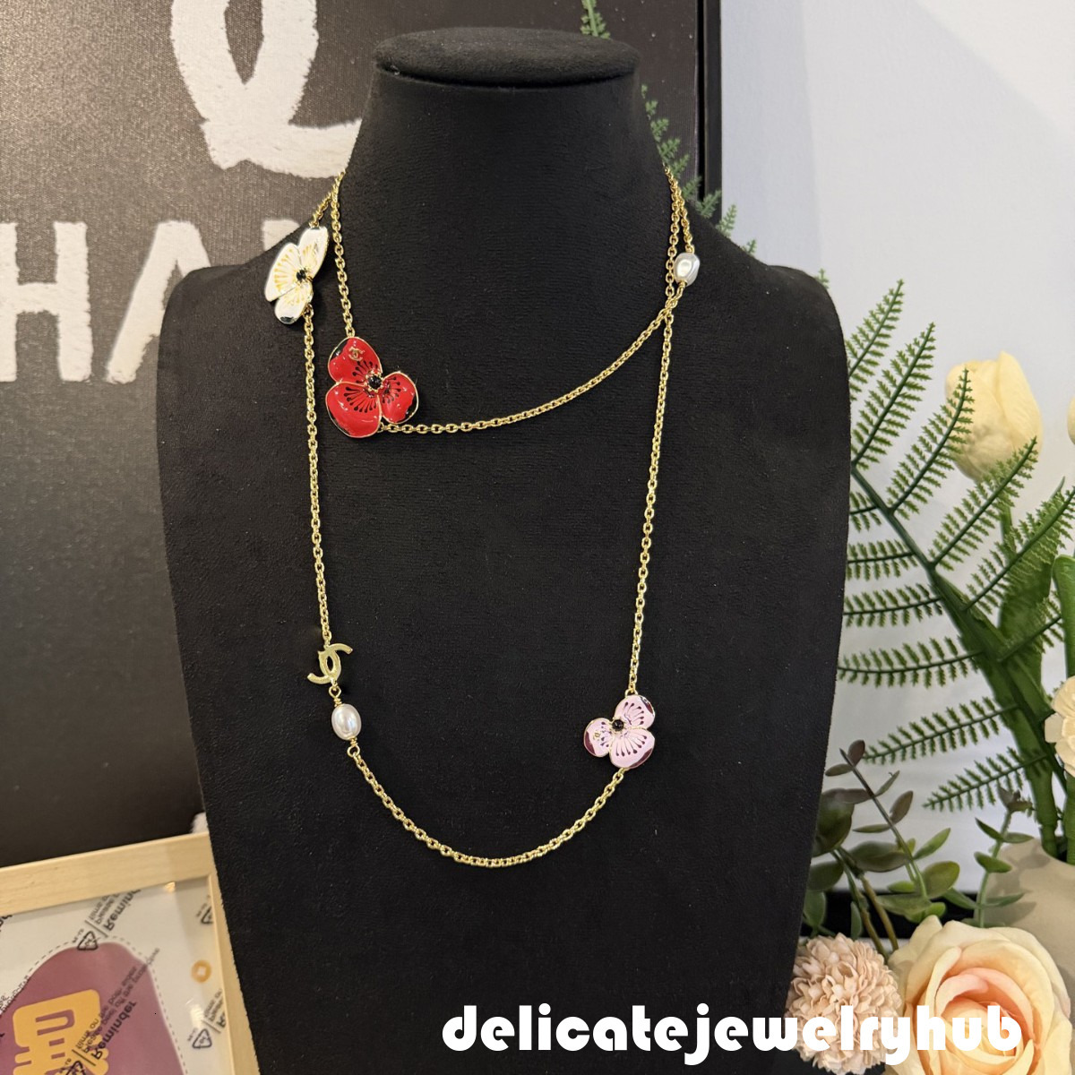 Designer Jewelry cc Necklace Multi-Color Enamel Camellia Sweater Pearl Embellishments Gold Long Chain Necklace For Layered Decorative Style Channel