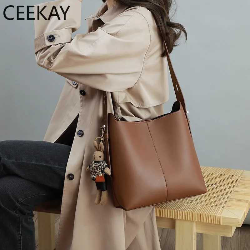 Cross Body Totes CEEKAY Fashion Soft PU Leather Shoulder Bag Women Casual Hobo Bucket Bag with Rabbit Keychain Versatile Crossbody Bag Daily H261016