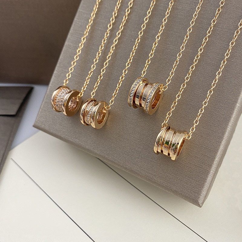 Fashion Titanium Steel Little Figure Pendant Half CZ Paved Snake Necklaces High Quality Women Letter Jewelry 316L Stainless Steel Jewelrys Waterproo