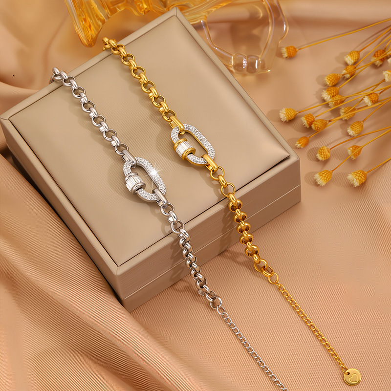 Titanium Steel U-Shaped Inlaid Zircon Heart-Shaped Trendy Personality Hip-Hop Pig Nose Cuban Bracelet