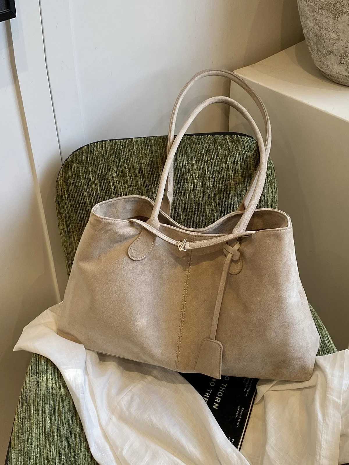 Shoulder Bags Large Capacity Suede Shoulder Bag Women's Casual Commuting Handbag Tote Bag Fall Winter New Style Single Shoulder Bag H261016