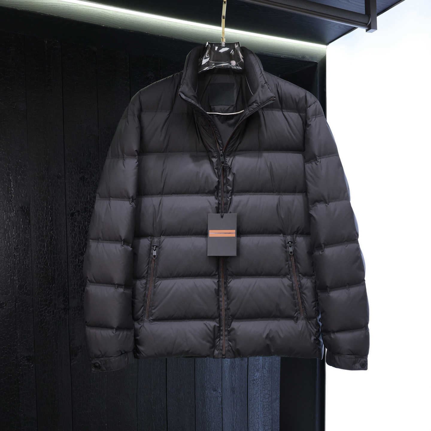 Luxury Designer Mens Down Jacket 90 White Goose Down Stand Collar Lightweight Puffer Coat Winter Warm Outwear