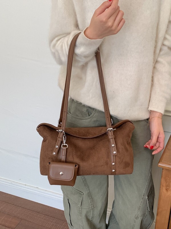 Popular retro shoulder bag, high-quality, best-selling, versatile, fashionable, 2026 niche underarm bag, retro trendy, suitable for commuting