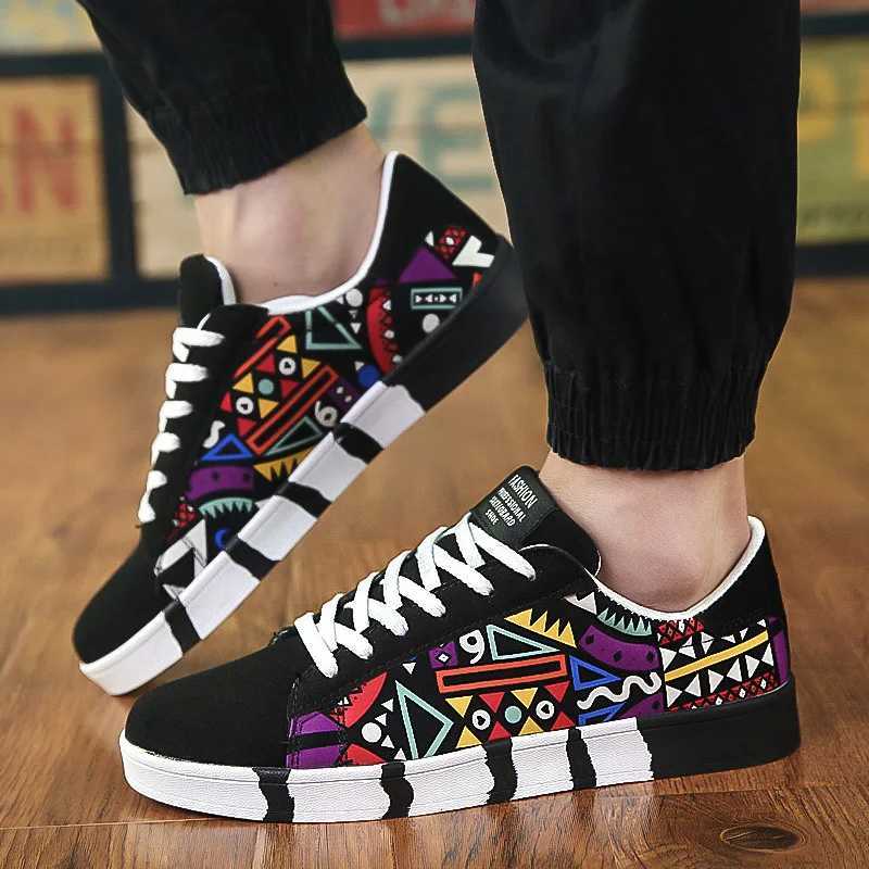 Casual Shoes Summer Trendy Men's New Board Shoes Outdoor non slip walking Men Sporty Shoe Canvas Pattern Casual Sneakers male Zapatos H261016