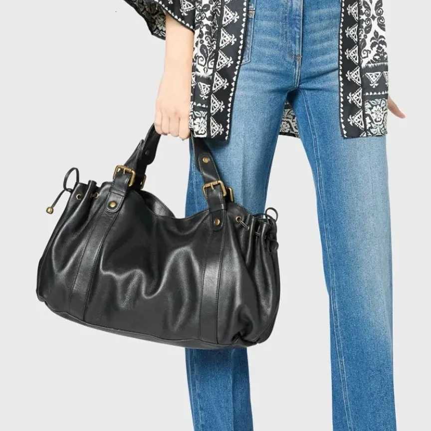 Evening Bags Totes Fashion Large Capacity Ruched Tote Bag Designer Drawsting Women Handbags Soft Pu Commuter Bags 2026 Trend City Bag H261016