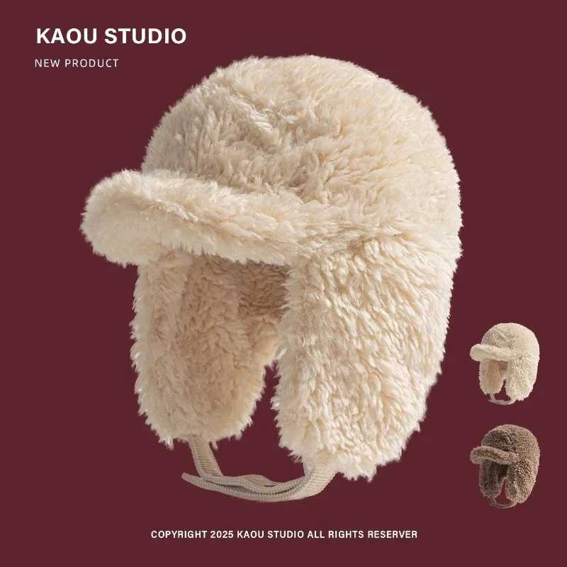 Trapper Hats New Outdoor Riding Warm Plush Bomber Hats for Men Winter Russian Travel Thickened Ear Protectors Retro Pilot Caps for WomenT261017