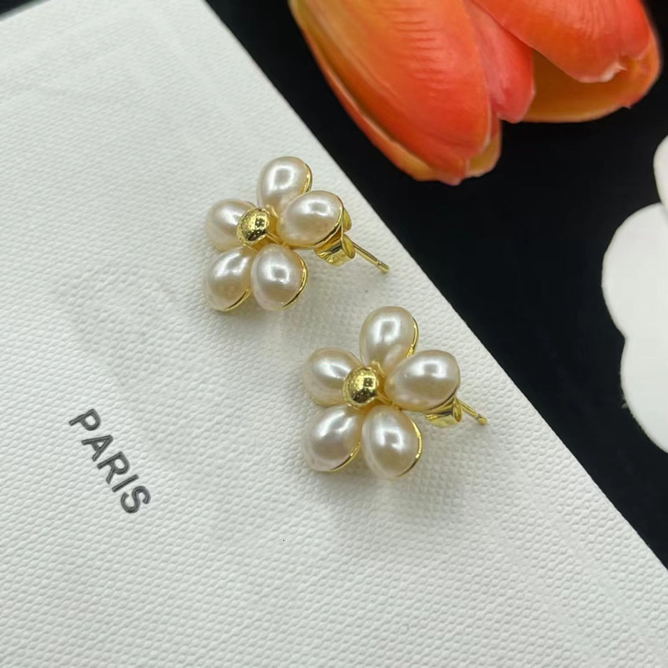 2026 New cologne Personality perfume Women's Flower Pearl Fashion Brand Earrings Designer Jewelry X1