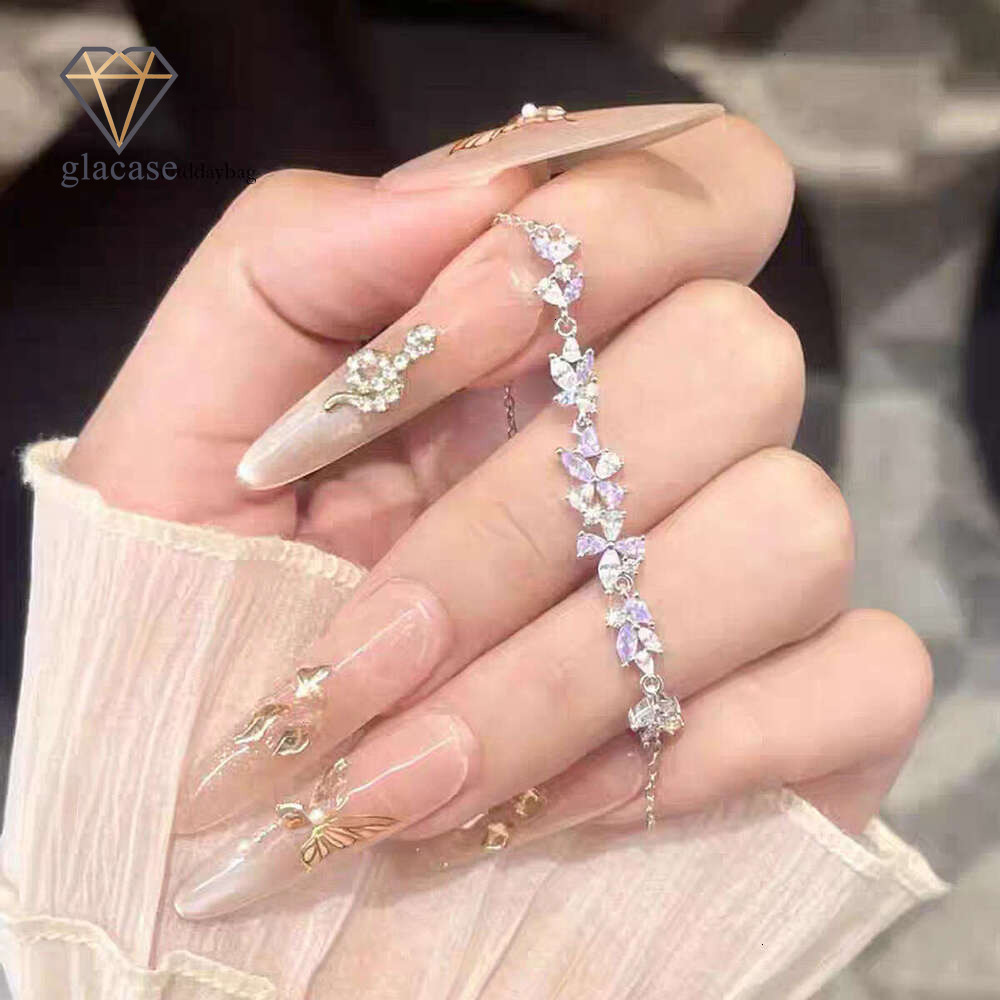 2026 New Hot-Selling Wisteria Smile Women, Light Luxury Niche Exquisite Crystal High-End Bracelet for Best Friend
