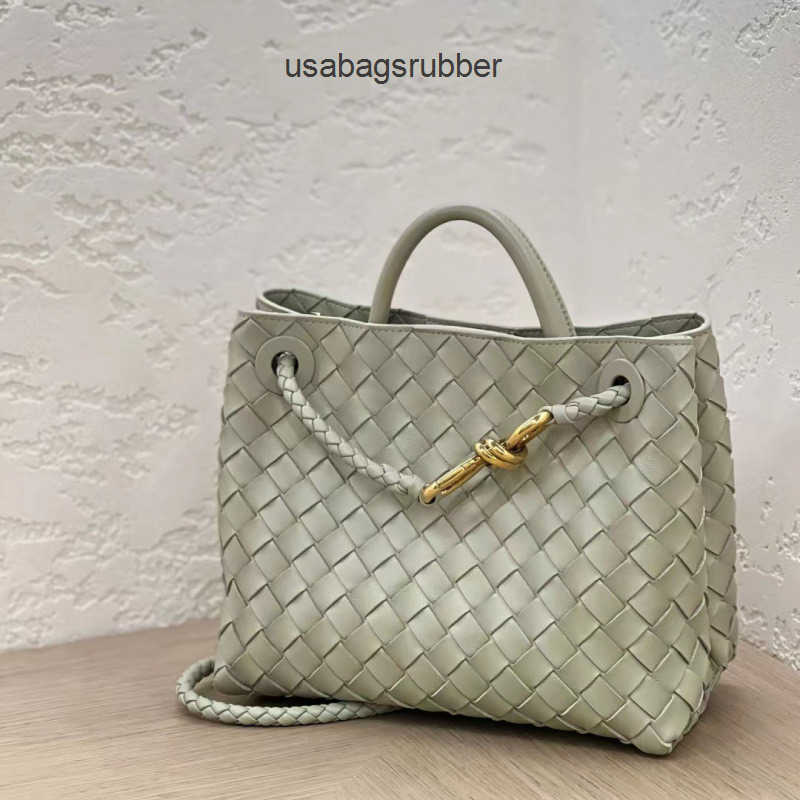Graceful Designer Style New Handbag Tote Woven Large Tote Bag Single Shoulder Crossbody Basket Bucket Bag
